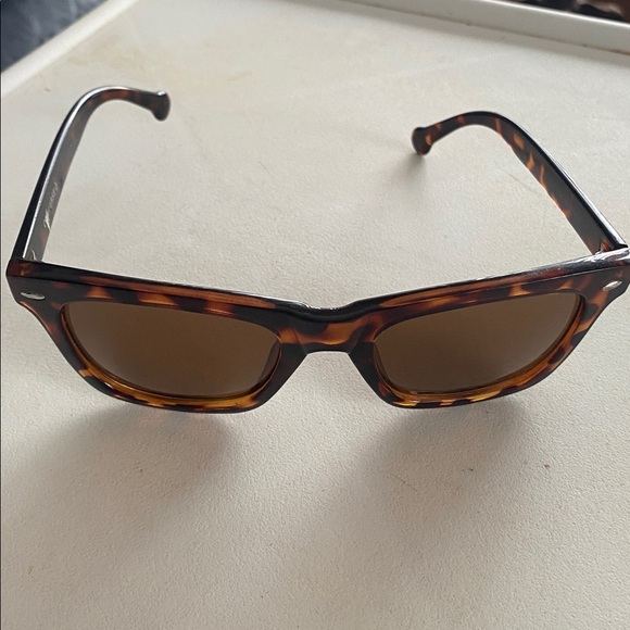 Converse Tortoise Shell Sunglasses - Picture 5 of 5